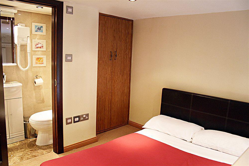 Hyde Park Suites London Room photo